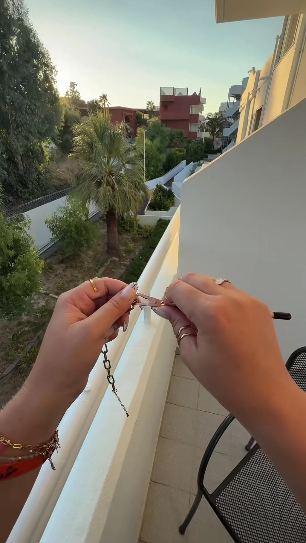 HookEase™ Clasp Helper